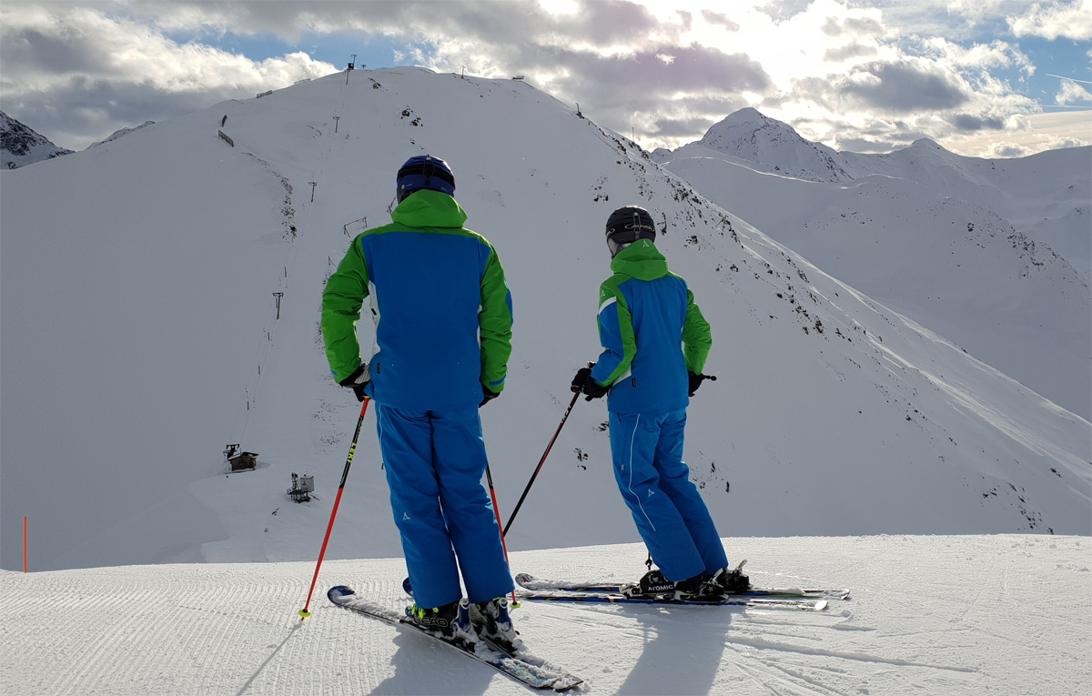 Op wintersport leren skiën